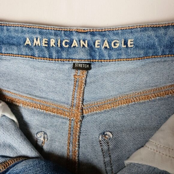 American Eagle Mom Jeans Women's Size 4 Distressed High-Rise Stretch Light Wash - Picture 2 of 16